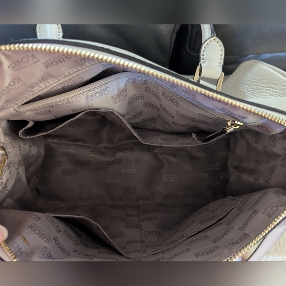 Michael Kors Women's ARIA MEDIUM Leather Satchel Studded Handbag - Picture 7 of 7